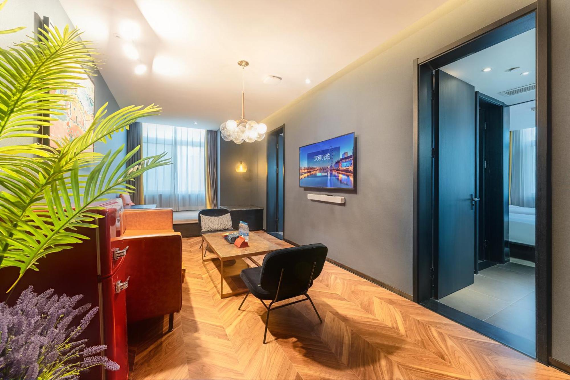 Hesu Designer Hotel & Suites -Near Xi'An Drum Tower And Yongning Gate -Free Laundry Luggage Storage -Kitty Cafe With Freshly Ground Coffee -24H Front Desk -English Service Exterior photo