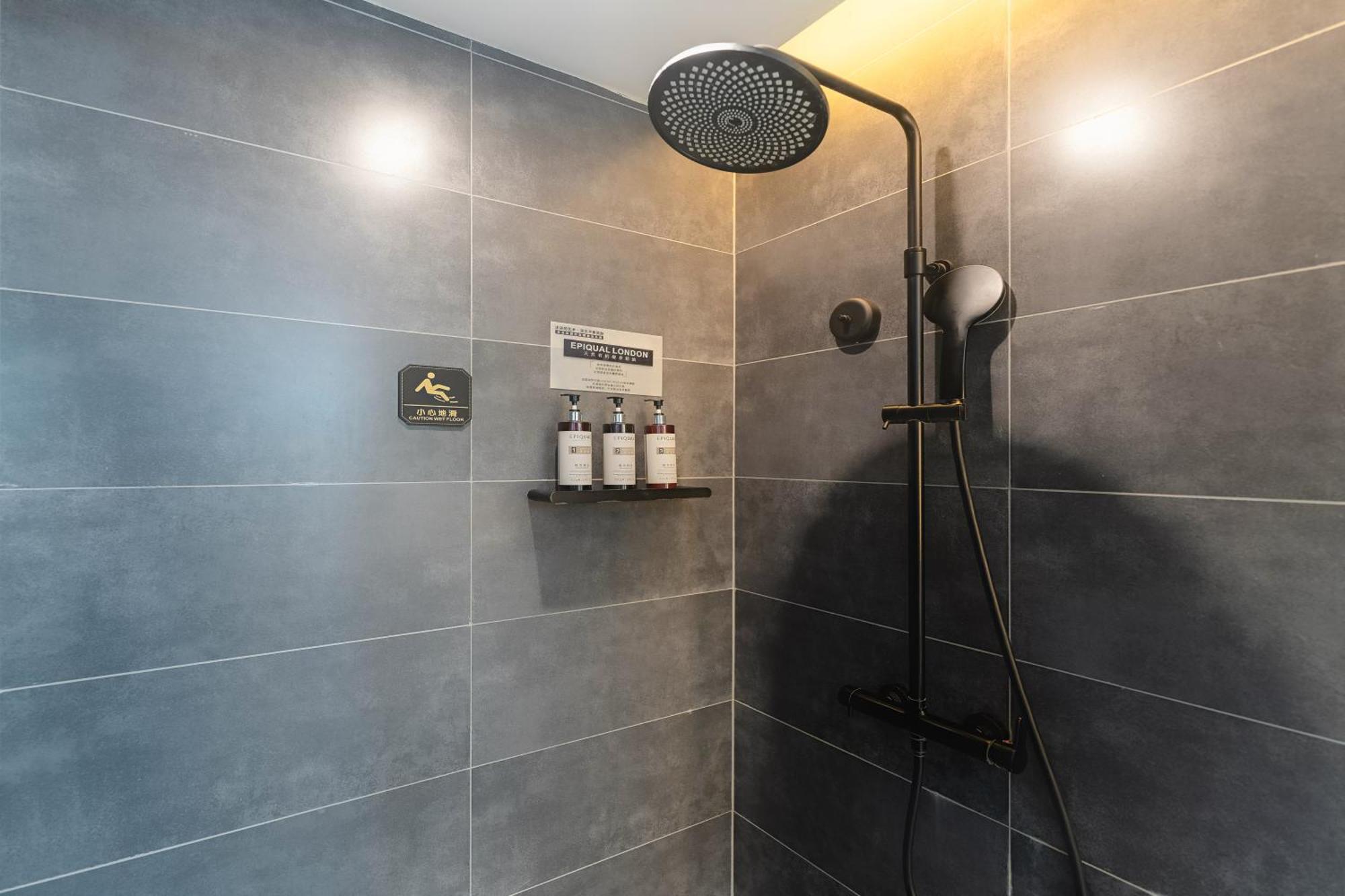 Hesu Designer Hotel & Suites -Near Xi'An Drum Tower And Yongning Gate -Free Laundry Luggage Storage -Kitty Cafe With Freshly Ground Coffee -24H Front Desk -English Service Exterior photo