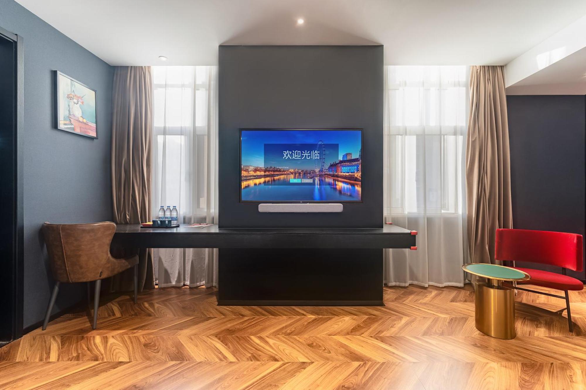 Hesu Designer Hotel & Suites -Near Xi'An Drum Tower And Yongning Gate -Free Laundry Luggage Storage -Kitty Cafe With Freshly Ground Coffee -24H Front Desk -English Service Exterior photo
